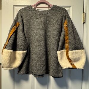 THML Gray Sweater with Cream and Tan Fleece & Faux Suede Accents - Large
